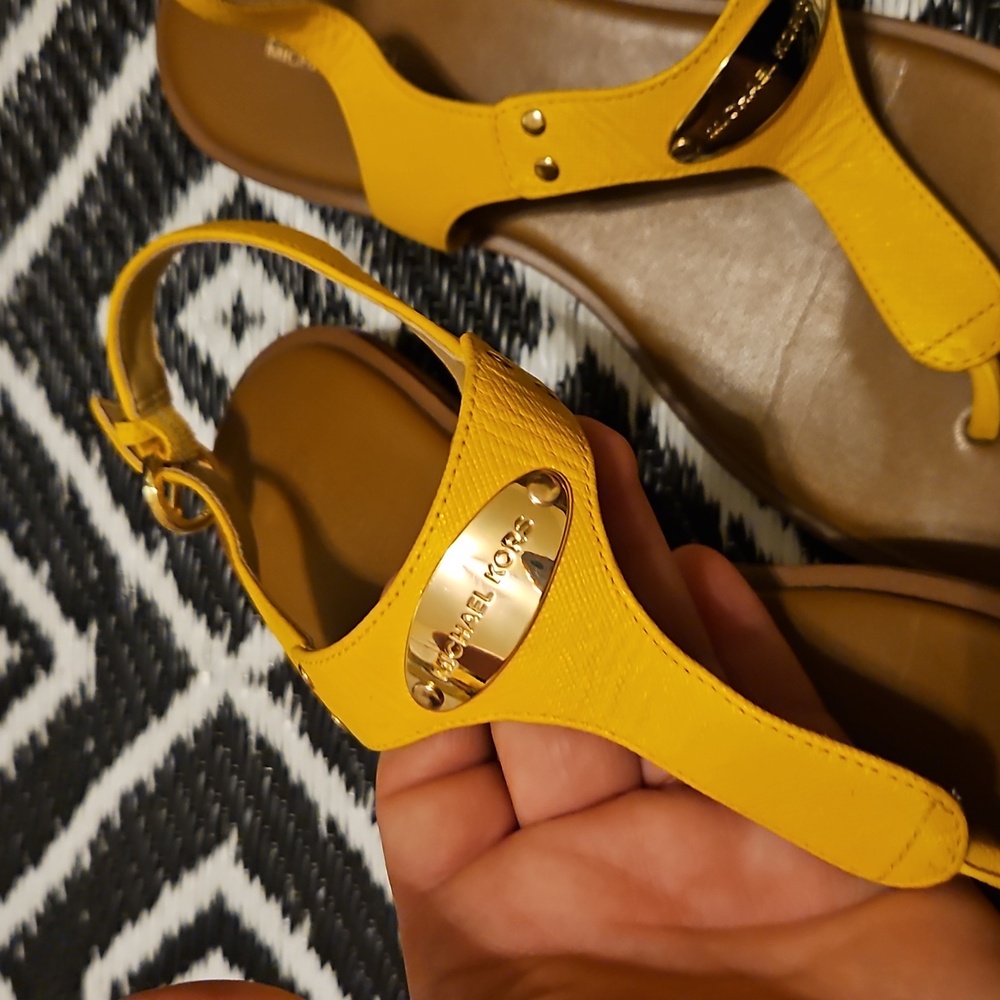 Michael Kors  Leather Sandals 8.5 - Picture 3 of 7